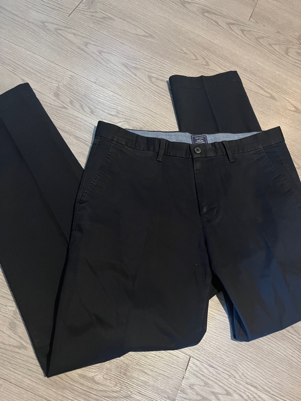 Gap Khakis Men's Black Dress Pants - Classic Straight Fit 34x32 Creased Legs